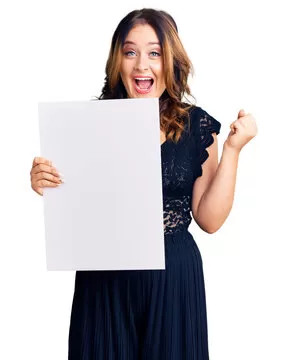 社区交流，如邻里间的真诚互动